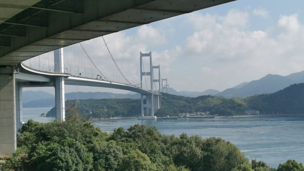 来島海峡第三大橋景観(橋桁側より)